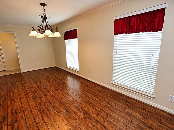 2nd image of 2505 Azalea Ct