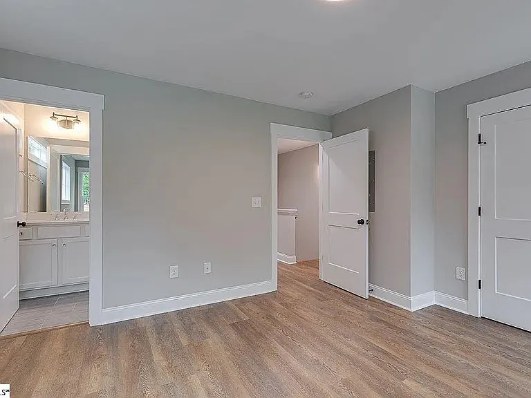 11 Trotter St #B — Photo 8