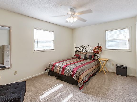 5th image of 612 Garrison Ave #2C