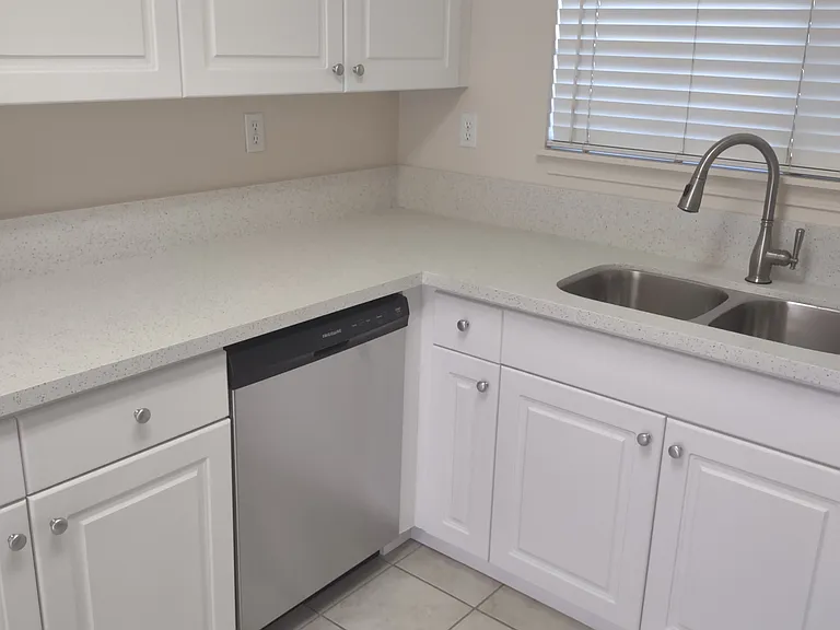 1061 Mountain View Dr — Photo 12