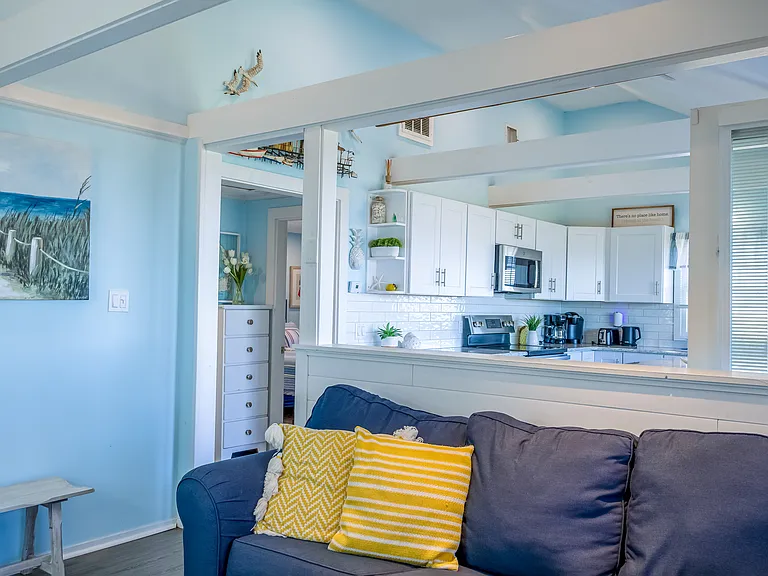 131 N Shore Blvd #8 — Photo 4