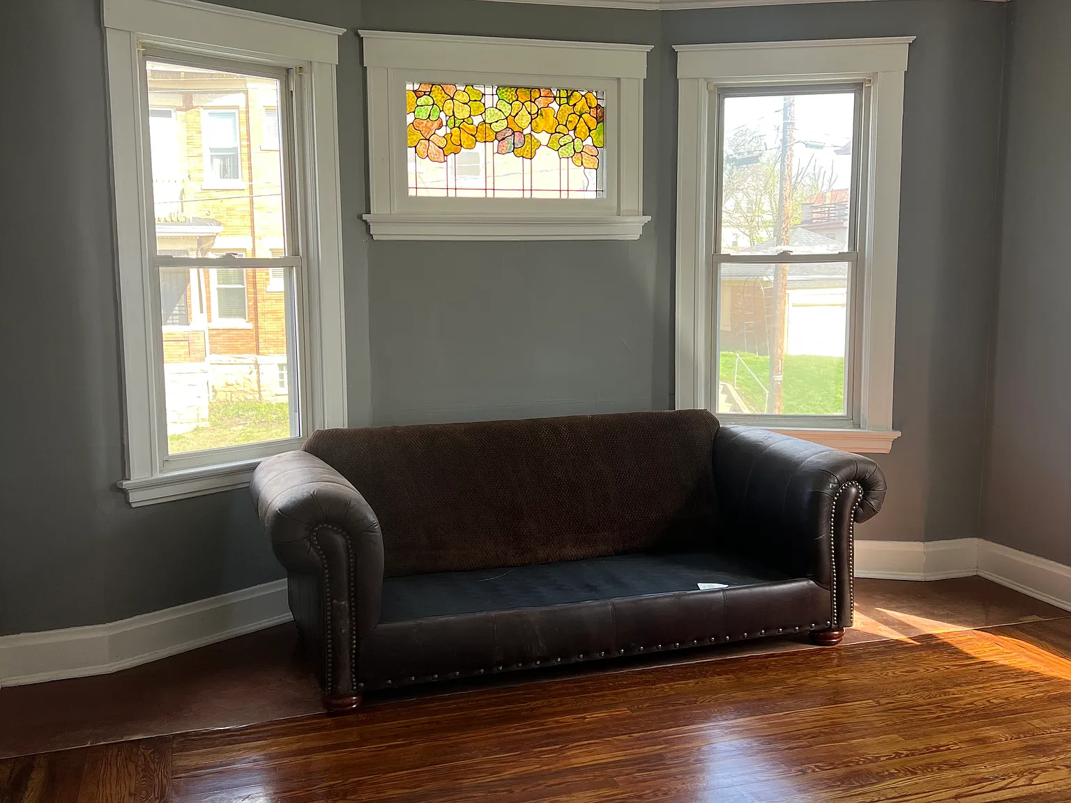 5 bed, 2.5 bath, 3000 sqft, $2,800 — Photo 2