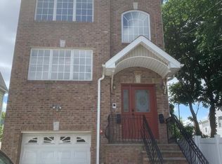 709 Jersey St, Harrison, NJ 07029