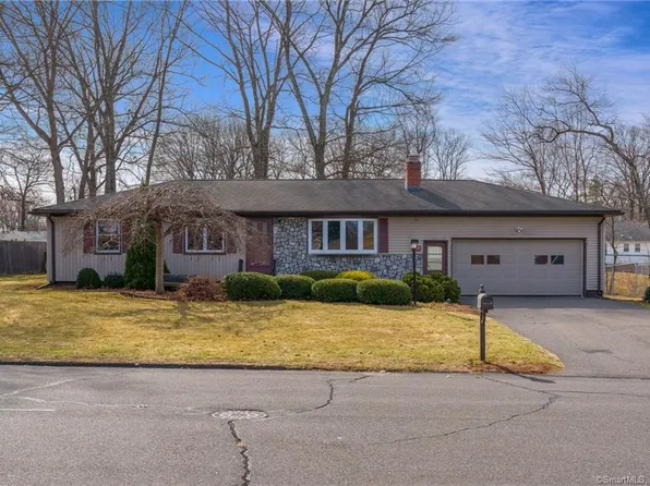 110 Beechwood Ln, Bristol, CT 06010