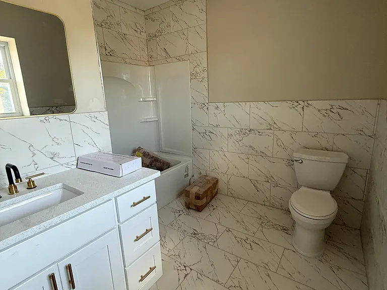 3003 Genesee St #1 — Photo 5