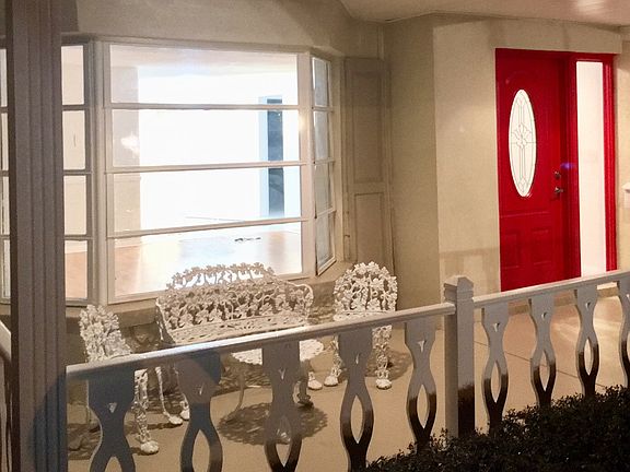 Watch the world go by from y