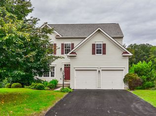 3402 Oakham Mount Dr, Triangle, VA 22172