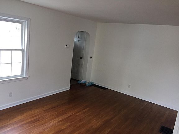 3rd image of 146 Shull Ave