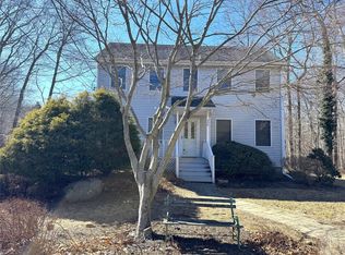 555 Fasbender Ave, Peconic, NY 11958