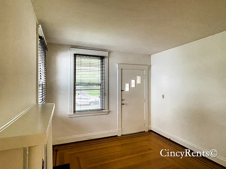 2800 Observatory Ave #1 — Photo 14