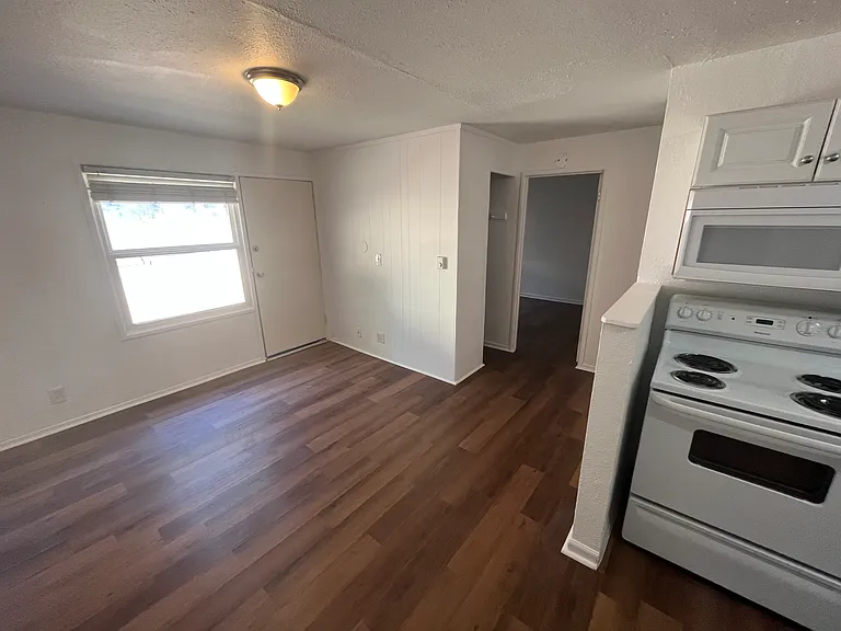 10020 Alaska St S #D — Photo 2