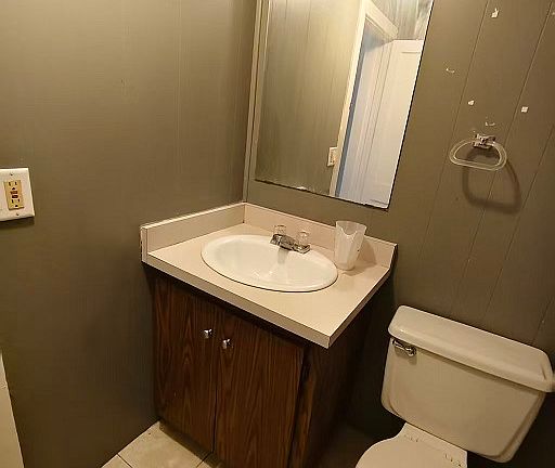 2nd image of 473 McEwan Ave