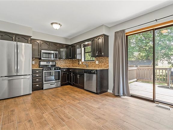 4th image of 2513 N 109th St