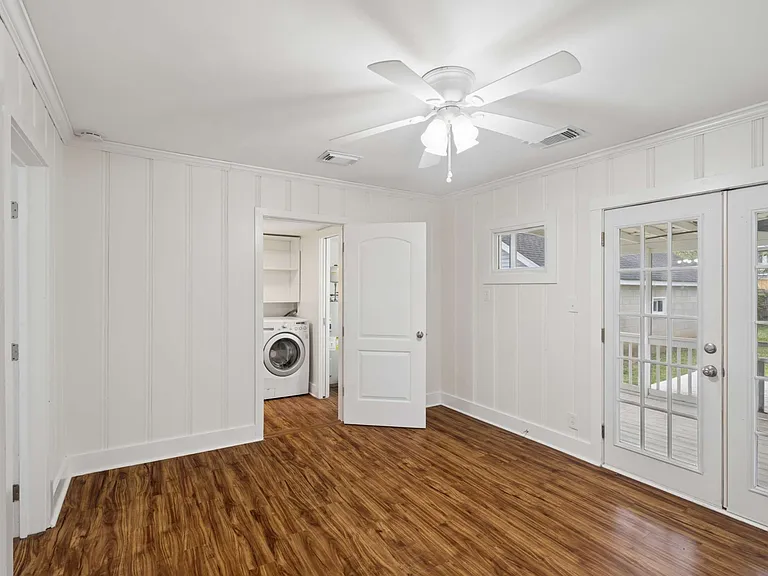 205 Raymond St — Photo 24