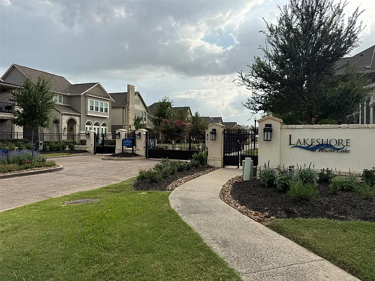 18225 Crystal Knoll Dr — Photo 8