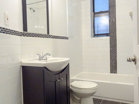 4th image of 359 Saint Johns Pl #11B