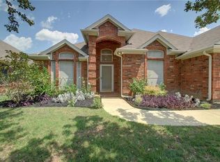 5728 Table Rock Dr, Fort Worth, TX 76131