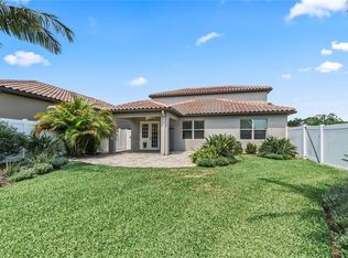 2325 Bella Luna Cir, Lakeland, FL 33810