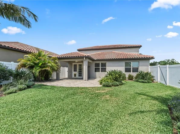 2325 Bella Luna Cir, Lakeland, FL 33810