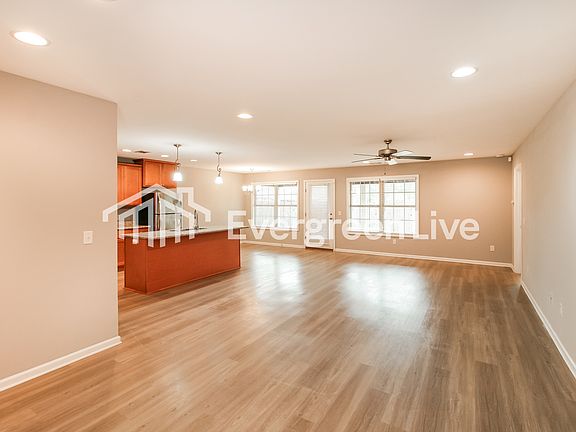 5th image of 171 Bradford Cir