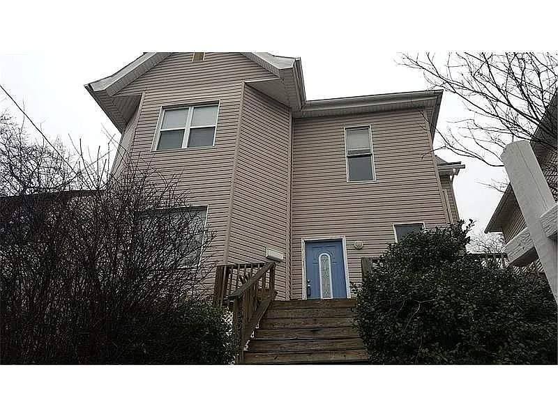 551 N Main St photo 1