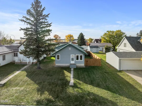 15 Winther St, Ray, ND 58849