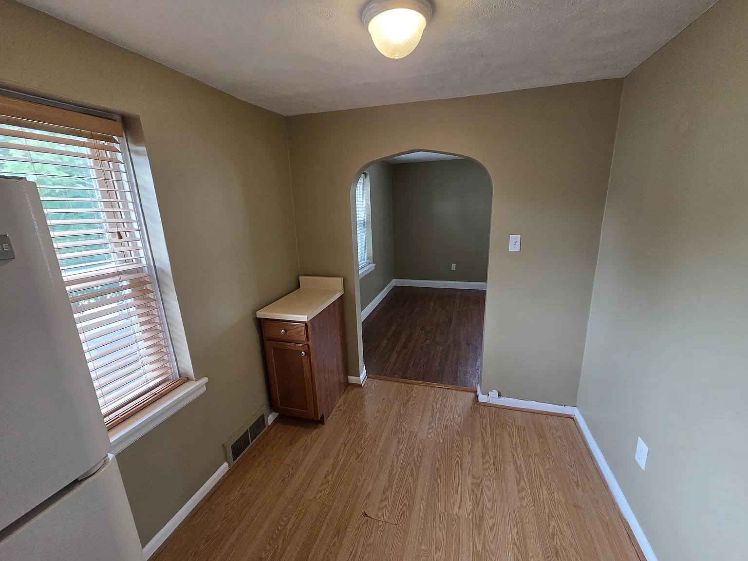 2 bed, 1000 sqft, $1,000 — Photo 3