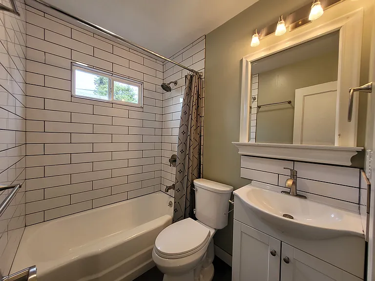 9107 N Kellogg St — Photo 12