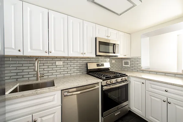 Rented by Douglas Elliman | media 7