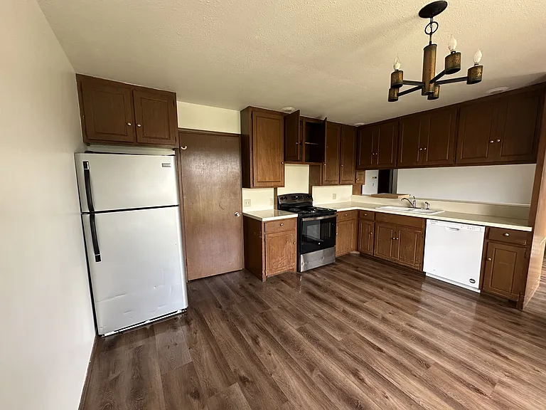 2318 Double Tree Ln — Photo 2