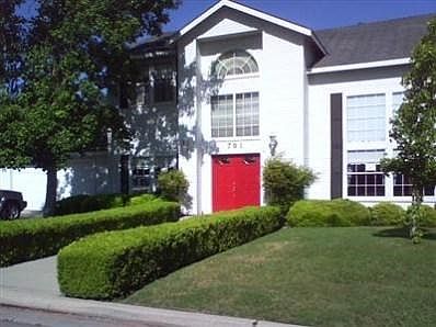 1st image of 701 N Schnoor Ave