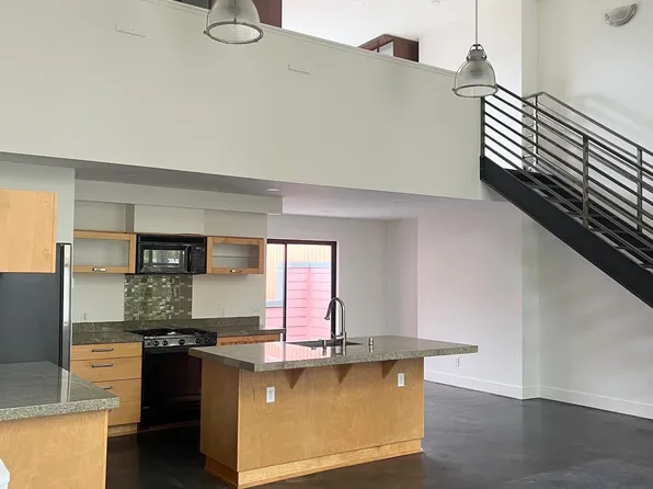 3206 Ettie St, Oakland, CA 94608