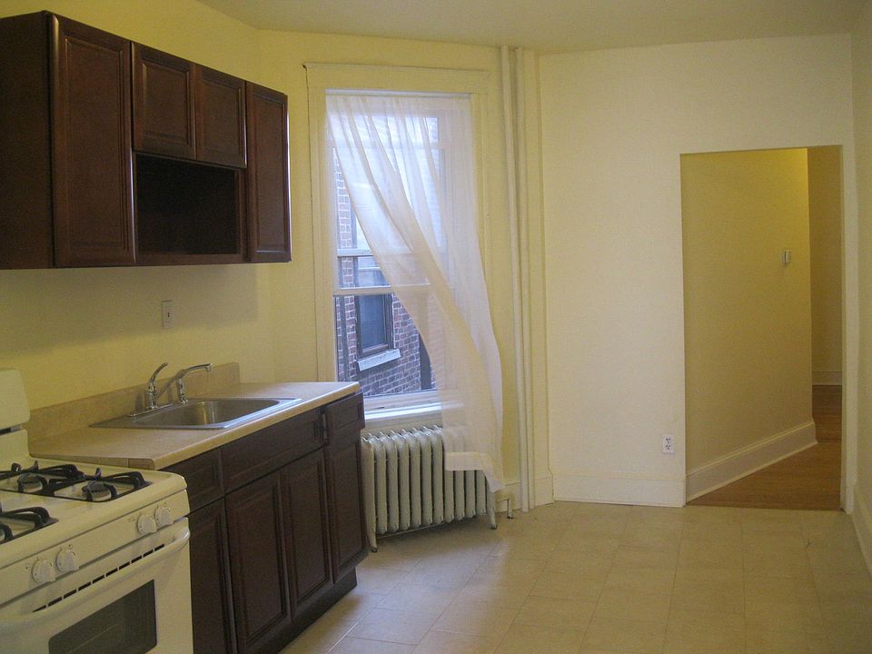 1st image of 2910 W Oxford St #2