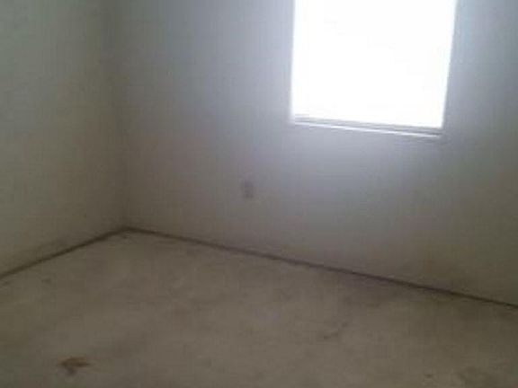 4th image of 3816 Eagle Dr
