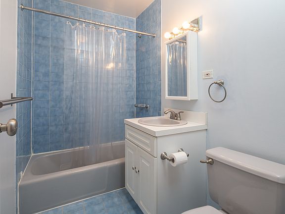 3rd image of 226 E 95th St APT 206