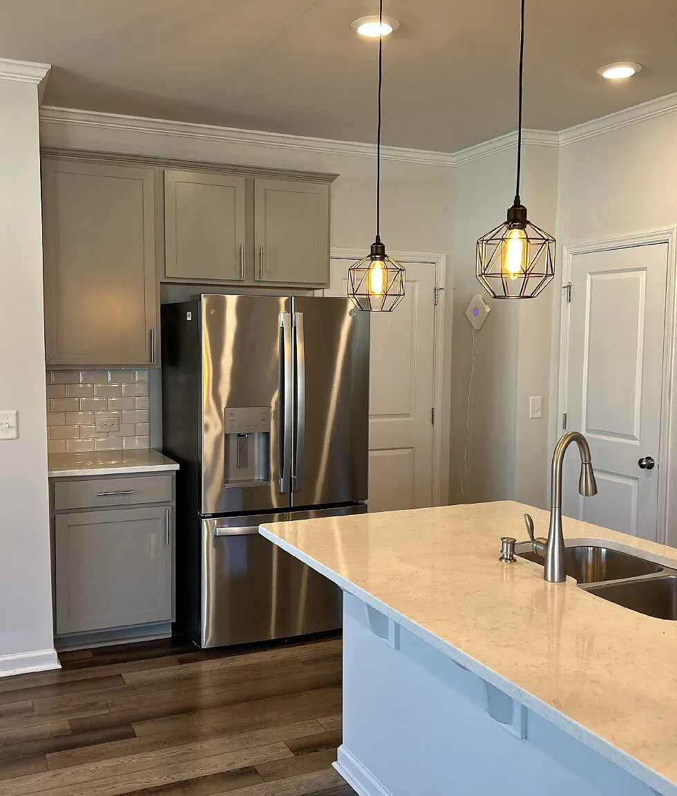 3 bed, 2.5 bath, 2067 sqft, $2,129 — Photo 4