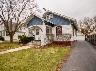 938 Augusta Ave, Elgin, IL 60120