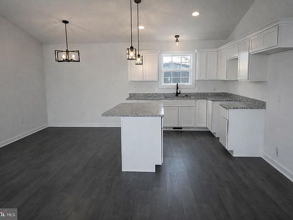 3rd image of 300 E 11th Ave