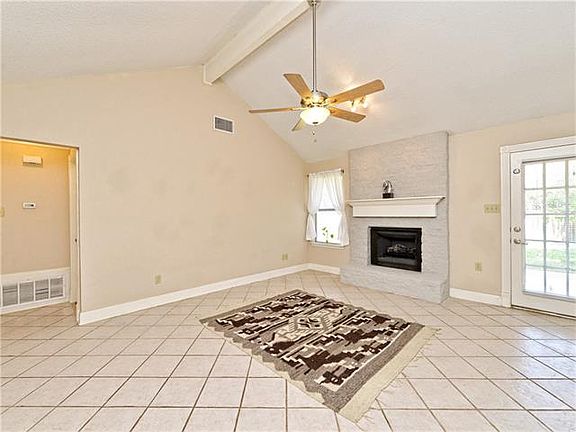 4th image of 16312 Knottingham Dr
