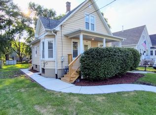 809 N 11th St, Dekalb, IL 60115