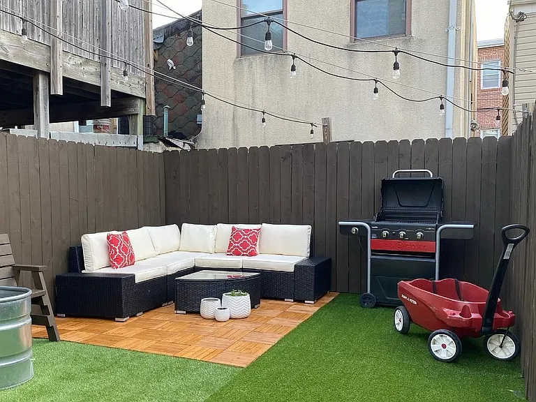 310 S Washington St — Photo 17