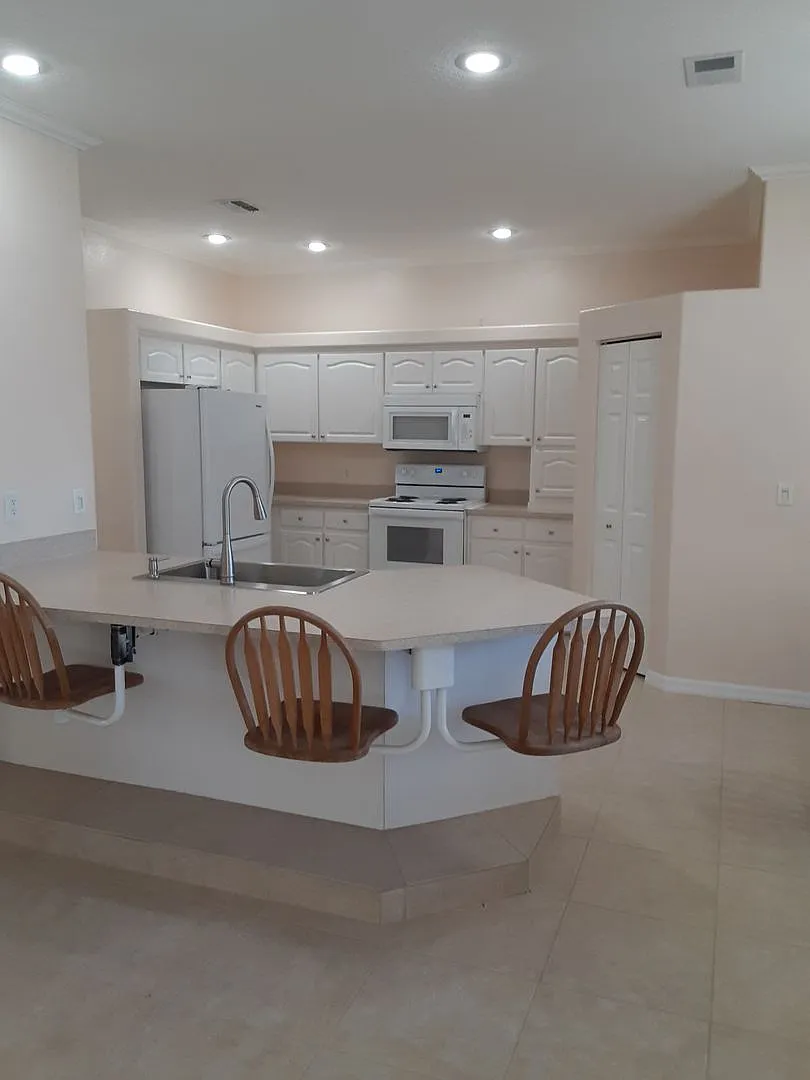 Move In Special — Photo 3