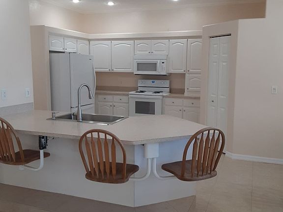 3rd image of 13409 Short Ct