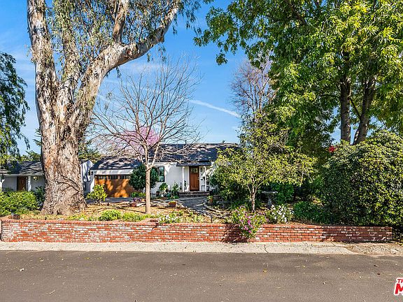 2nd image of 4818 Placidia Ave