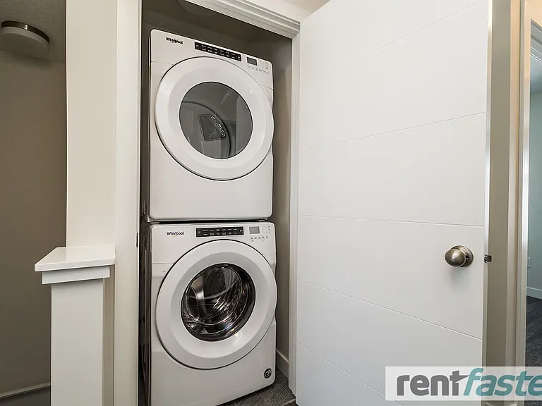 600 Bellerose Dr — Photo 22