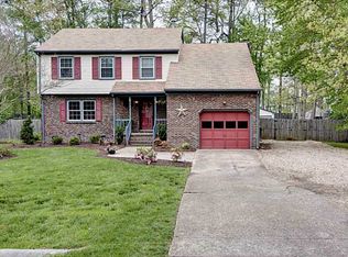 102 Stellar Cir, Yorktown, VA 23693