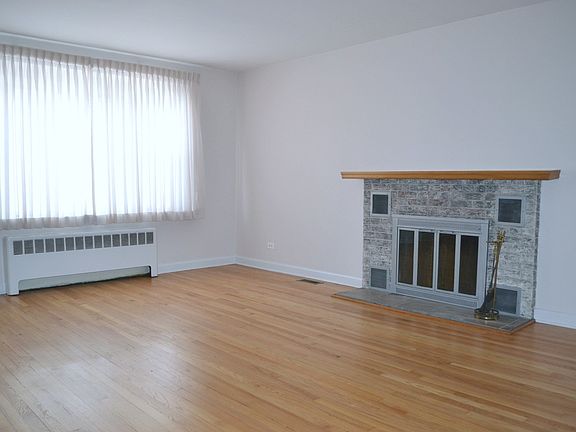 3rd image of 3260 W 98th St
