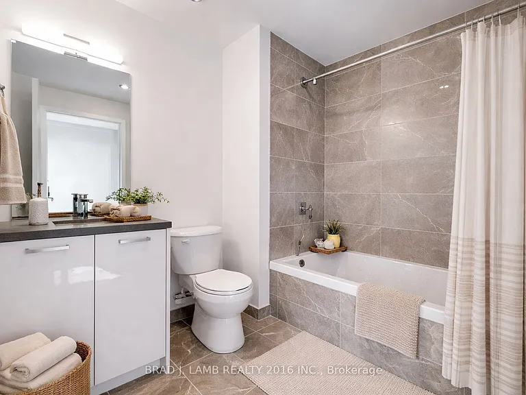 284 King St E #2405 — Photo 4