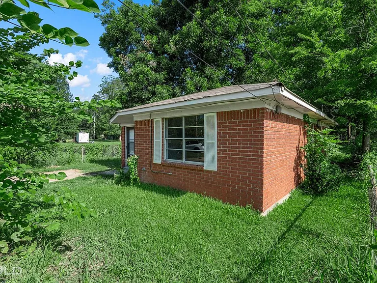 430 Fuller St — Photo 3