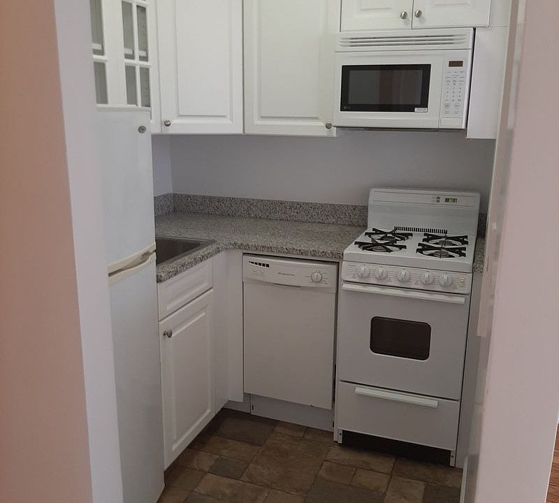 2nd image of 405 E 82nd St APT 5D
